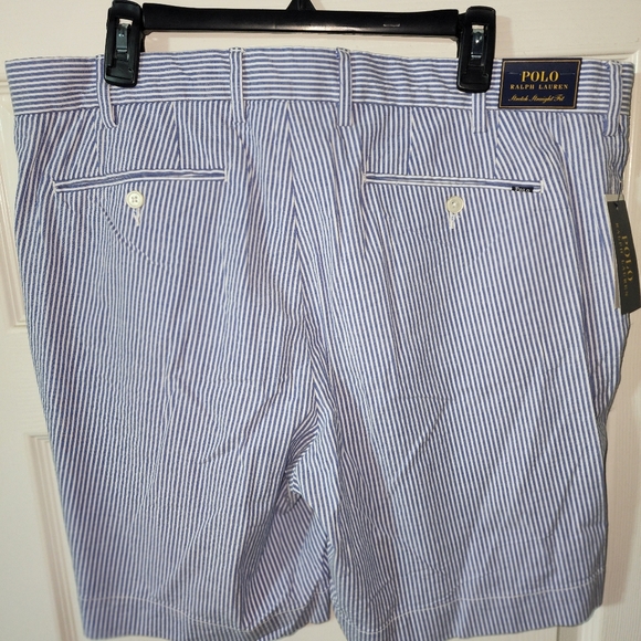 Polo shorts - Picture 2 of 3